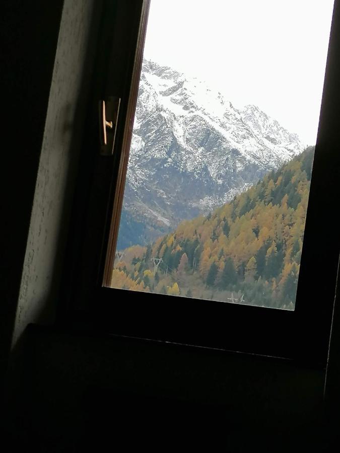 Grande Casa Di Famiglia Apartment Temu Bagian luar foto