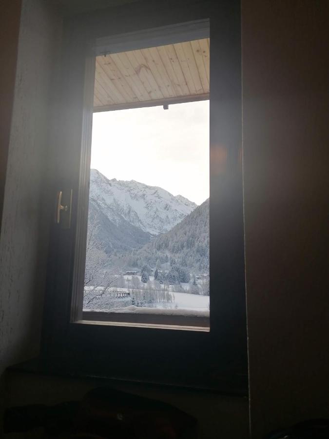 Grande Casa Di Famiglia Apartment Temu Bagian luar foto