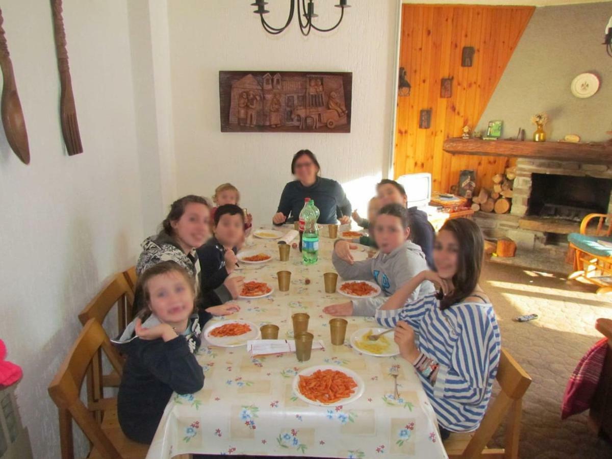 Grande Casa Di Famiglia Apartment Temu Bagian luar foto